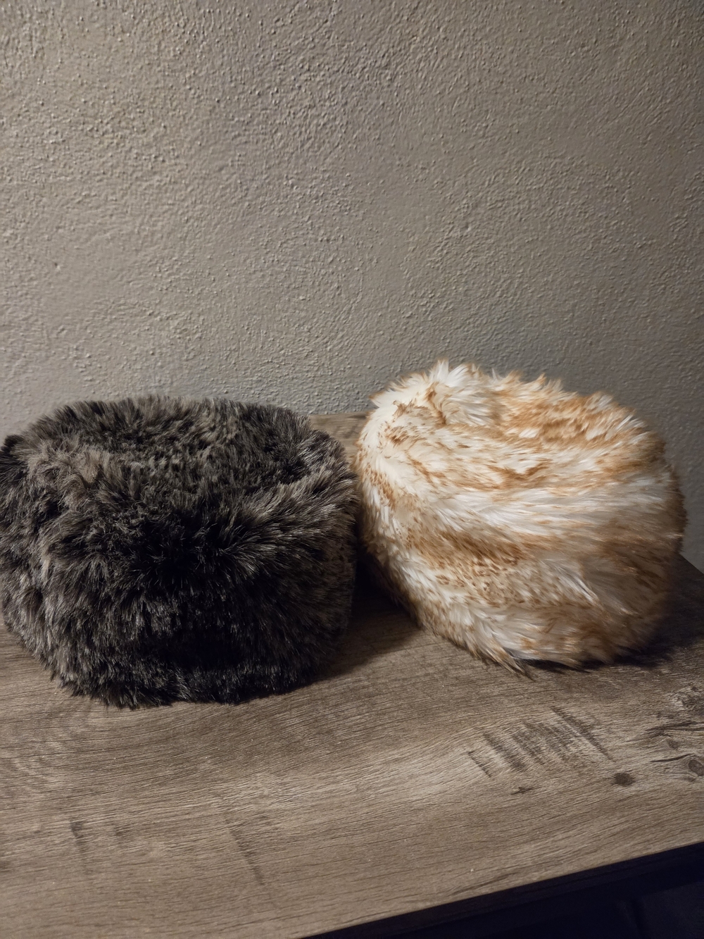 D&Y Faux Fur Round Hats in Gray Black and Cream
